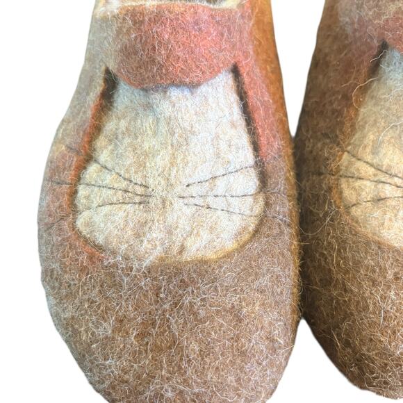 Jurga Felt Life Brown Beige Wool Felt & Organic Upper Latex Bottom Cat Slippers - Picture 15 of 16